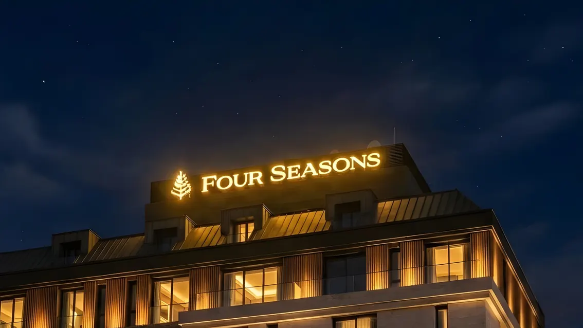 Four Seasons Etiler ışıklı çatı ve cephe tabela projesi